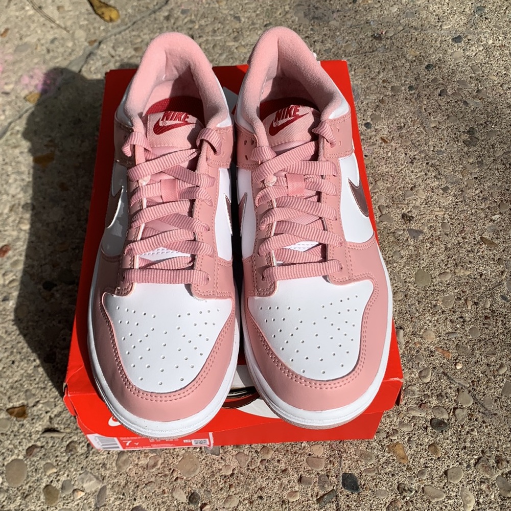 NEW Nike Dunk Low Pink Velvet Size 7Y /8.5 Women Pink Glaze - Picture 6 of 16